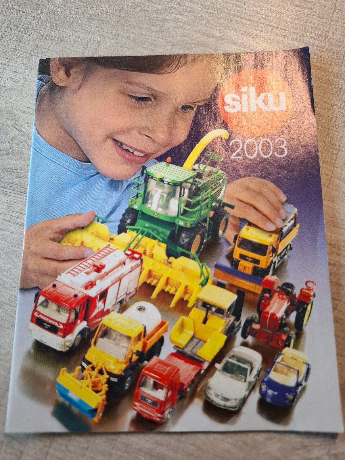 Siku Catalogus 2003, Ophalen of Verzenden, Gelezen, Catalogus