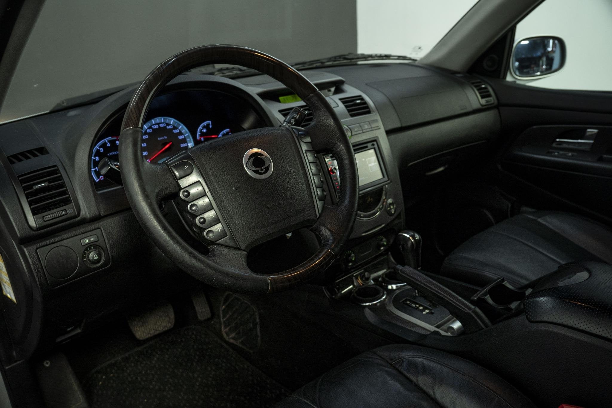 SsangYong Rexton RX 270 XVT Sapphire | Trekhaak | Netto auto, Auto's, SsangYong, Automaat, Dealer onderhouden, Gebruikt, Zwart