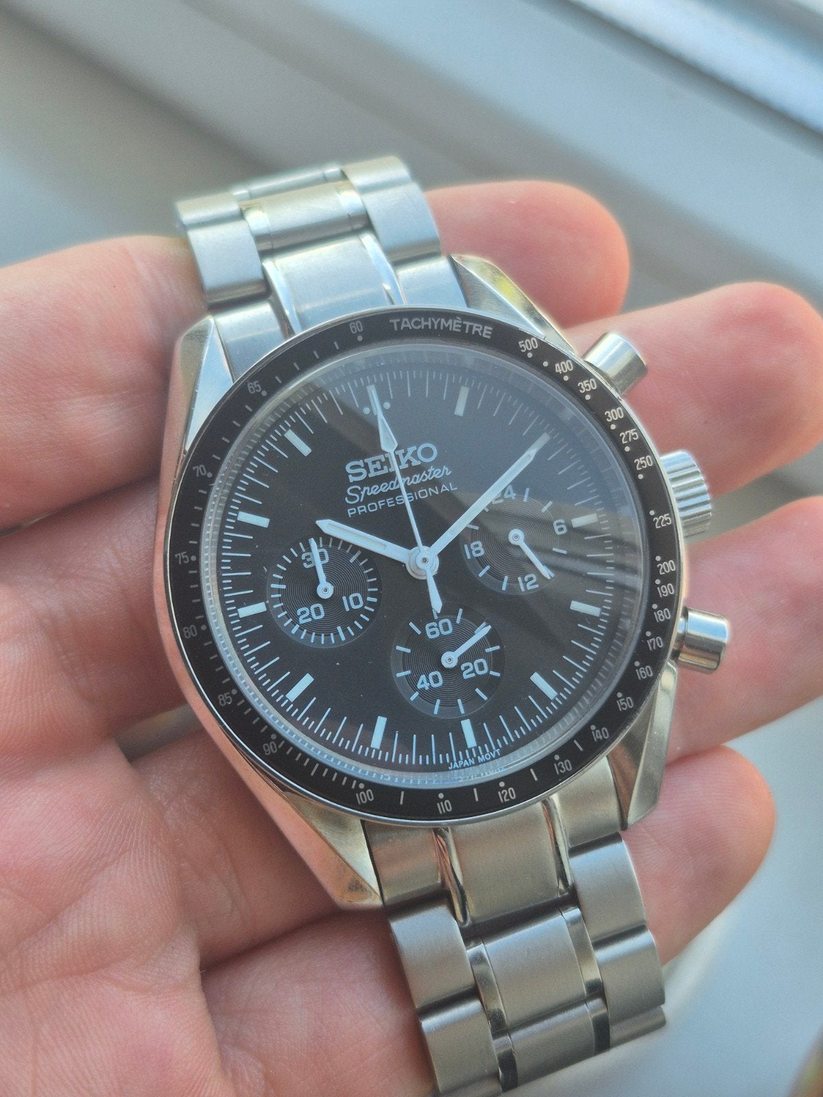 Seiko Speedmaster Professional Homage Quartz Chronograaf, 1-26-1, Ginza, Chuo-ku, Tokyo 104-8110, Japan, Seiko, Seiko Watch Corporation