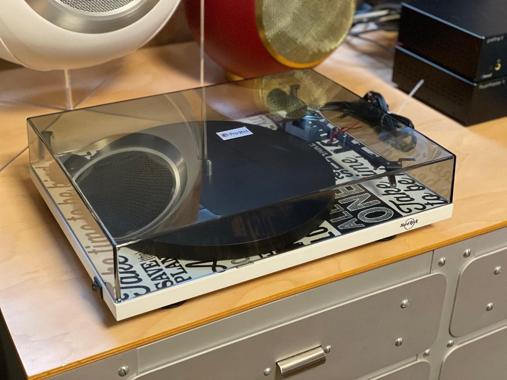 Pro-Ject Primary E - Hard Rock Cafe Platenspeler, Ophalen of Verzenden, Nieuw, Platenspeler, Overige merken