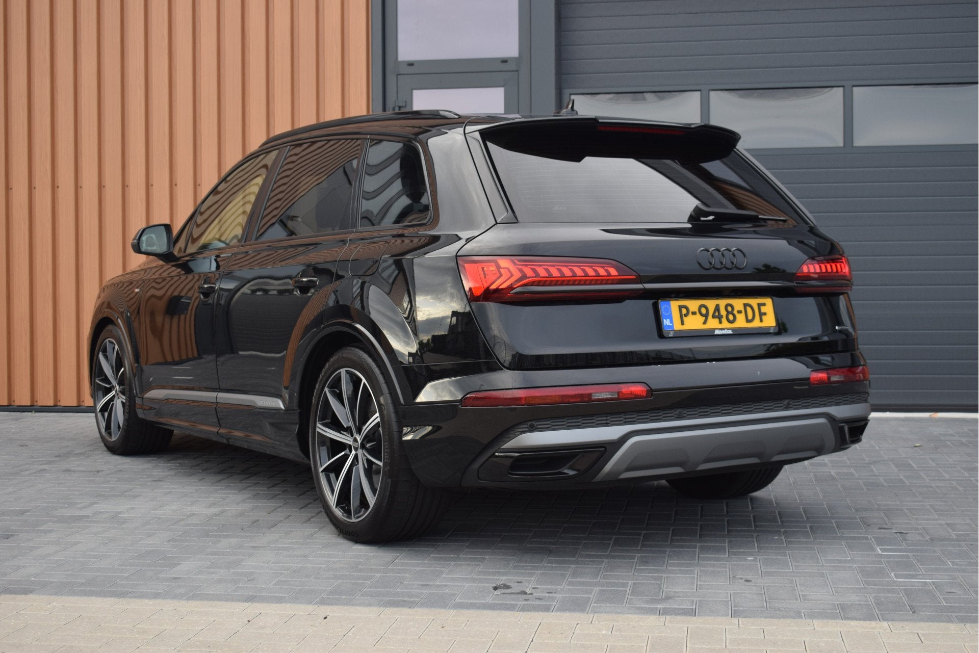 Audi Q7 55 TFSI e Quattro S-line | Luchtvering | Trekhaak |, Auto's, Audi, Automaat, Gebruikt, 2995 cc, 138 €/maand