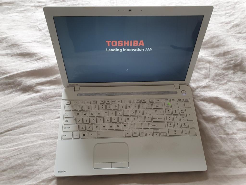 Toshiba Satellite C-55-A-181 laptop wit; gebruikt, Computers en Software, Windows Laptops, HDD, 2 tot 3 Ghz, Ophalen of Verzenden