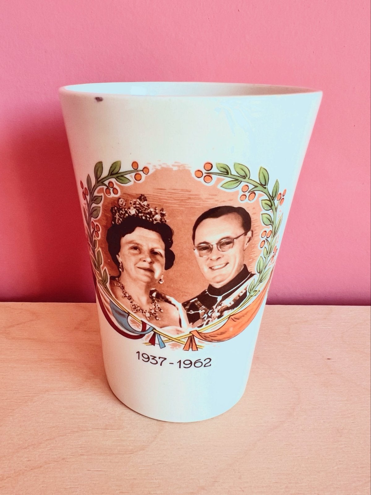 Vintage Beker 25 Jaar Jubileum Juliana & Bernhard 1937-1962, Ophalen of Verzenden