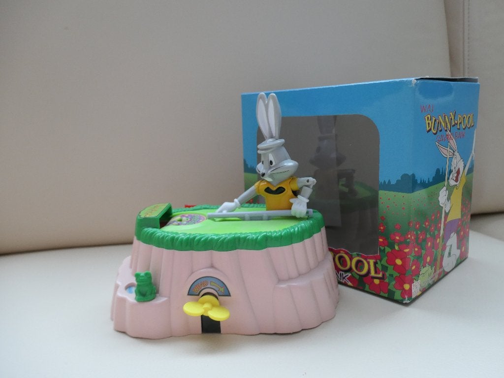 spaarpot bunny pool, pool spelende bugs bunny, mechanisch, Ophalen, Metaal of Blik, Dier