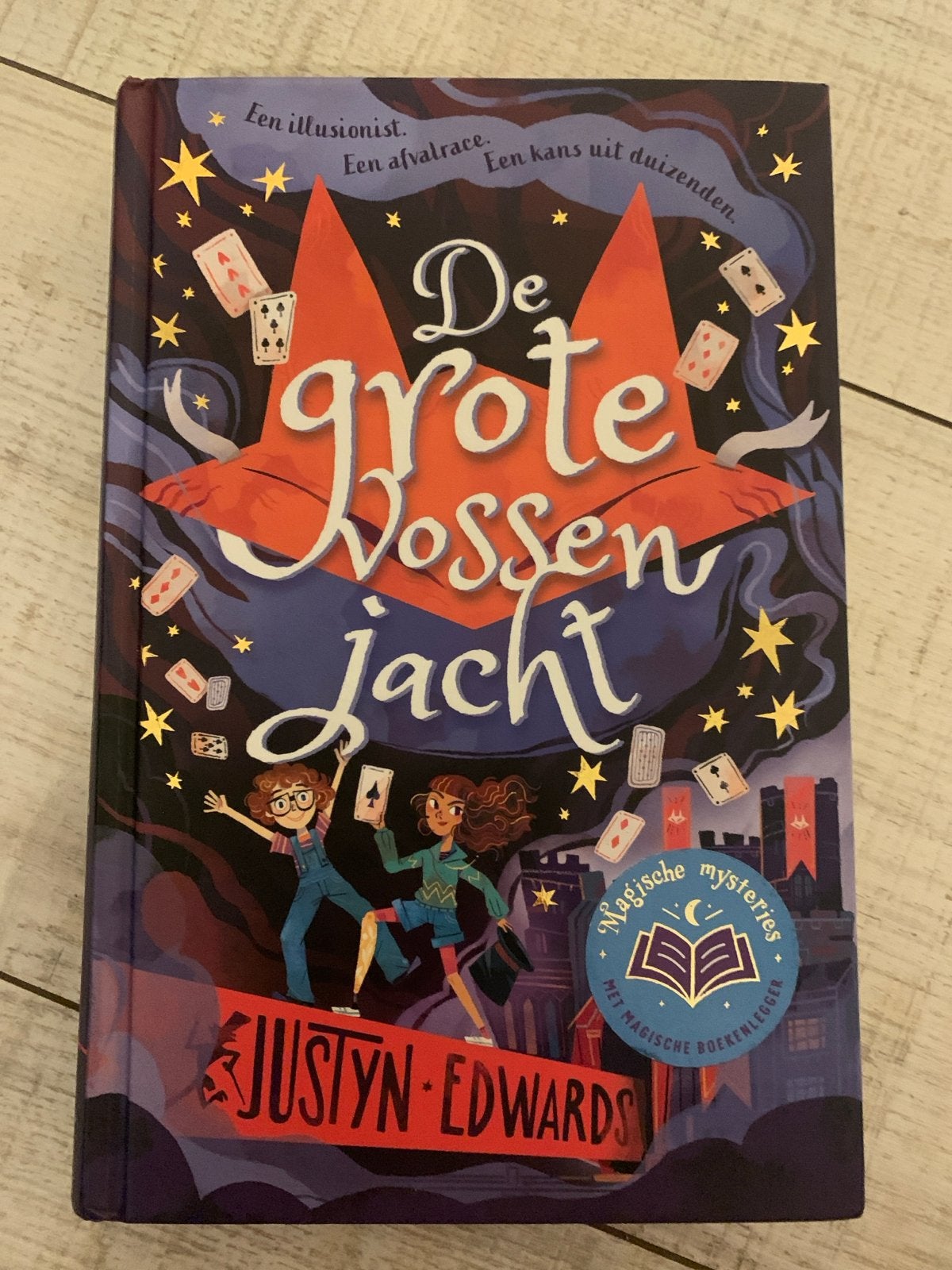 De Grote Vossenjacht - Justyn Edwards (Zo goed als nieuw), Ophalen of Verzenden, Zo goed als nieuw, Fictie