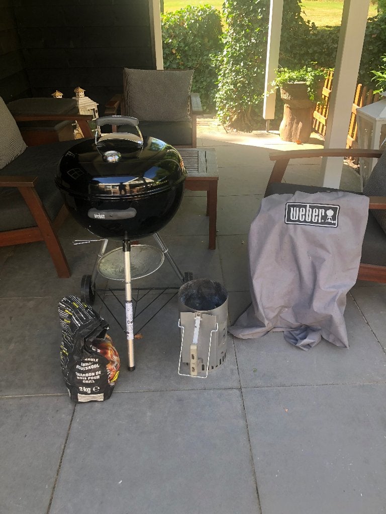 Weber bbq 47 cm met temp. Meter zgan, Ophalen, Zo goed als nieuw, WEBER BBQ, Met accessoires
