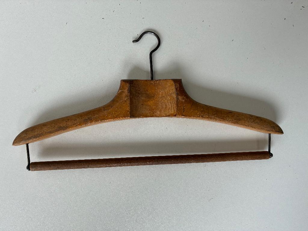 oude kleerhanger, Ophalen