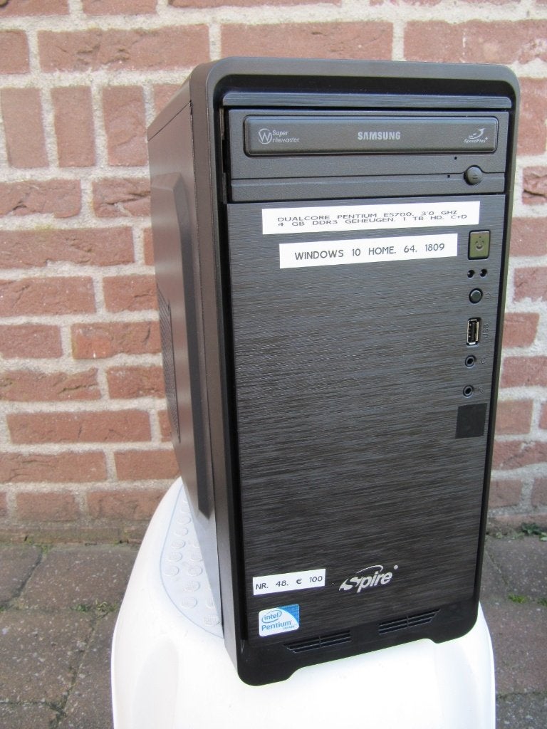 (NR.48)Intel pentium E5700. 3,0 Ghz.8Gb,120Gb SSD,1 Tb HDD, Ophalen of Verzenden, Zo goed als nieuw