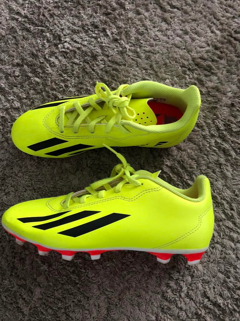 voetbalschoenen adidas, Maat XS of kleiner, Schoenen, Ophalen of Verzenden, Zo goed als nieuw