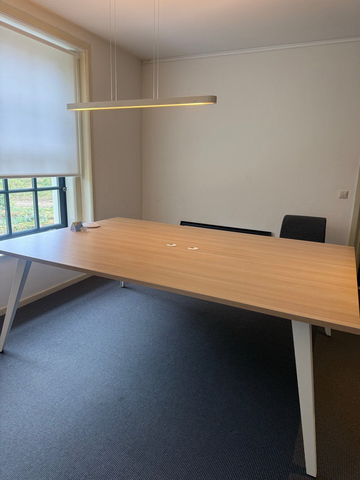 Voortman Tabs Vergadertafel - Licht Eiken met Witte A-poten, Ophalen, Gebruikt
