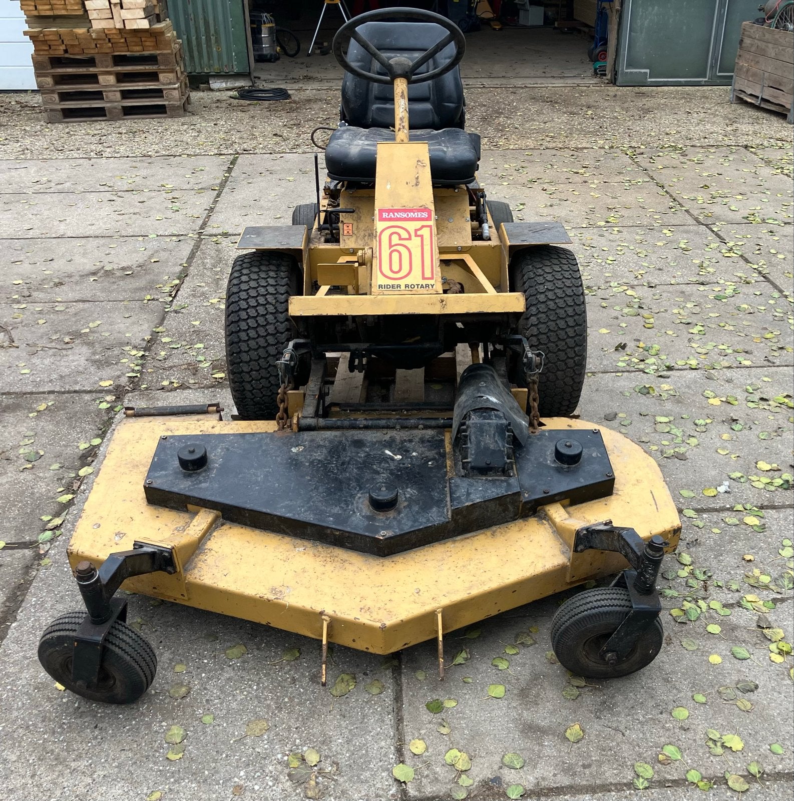 Ransomes 61 Rider Rotary Zitmaaier - Opknapper, Ophalen, Cirkelmaaier, Gebruikt, Benzine-grasmaaier