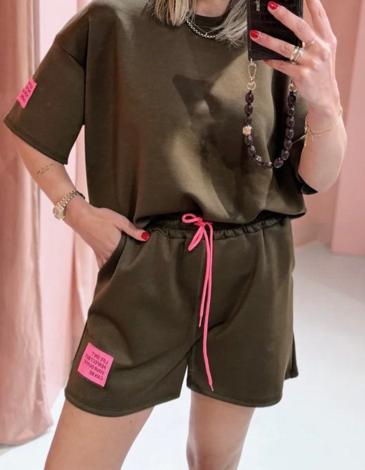 Leuke co ord set kleur bruin - one size, Kleding | Dames, Huispakken, Ophalen of Verzenden, Nieuw, Bruin