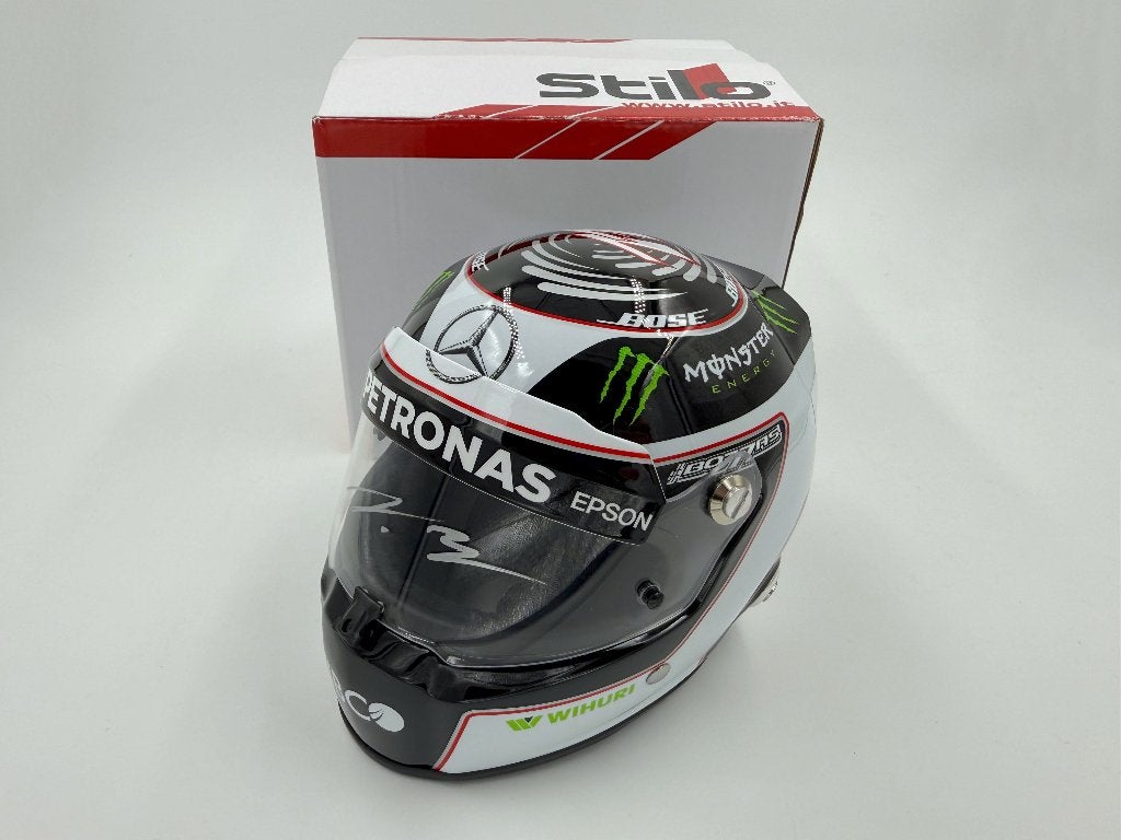 1/2 helm helmet F1 Bottas 2017 (Mercedes) signed, Ophalen of Verzenden, Zo goed als nieuw, Formule 1