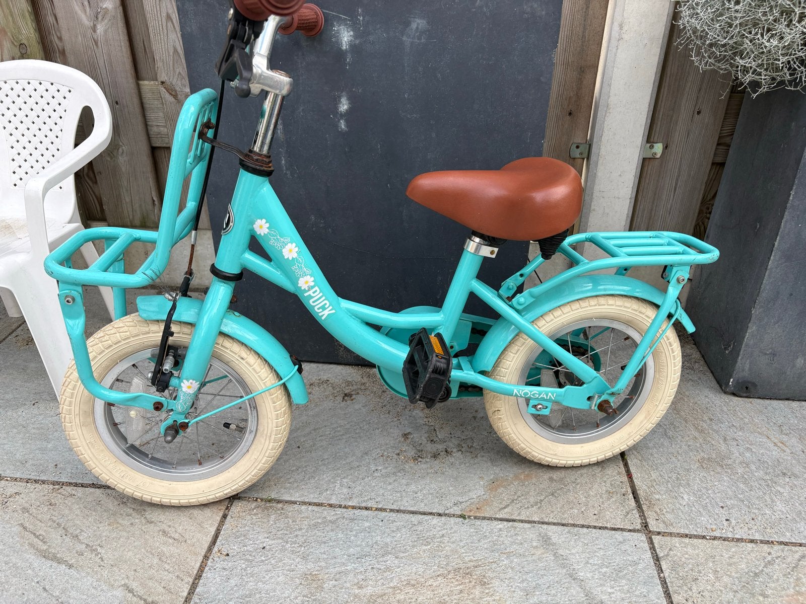 Puck kinderfiets 12 inch - turquoise met mandje, Fietsen en Brommers, Fietsen | Kinderfietsjes, Ophalen, Gebruikt, Velgrem, Minder dan 16 inch