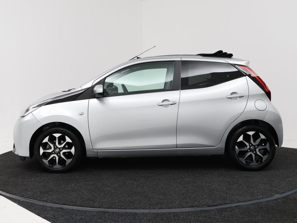 Toyota Aygo 1.0 VVT-i x-joy cabrio | Apple CarPlay / Android, Auto's, Toyota, 12 maanden, Stof, Gebruikt, 4 stoelen