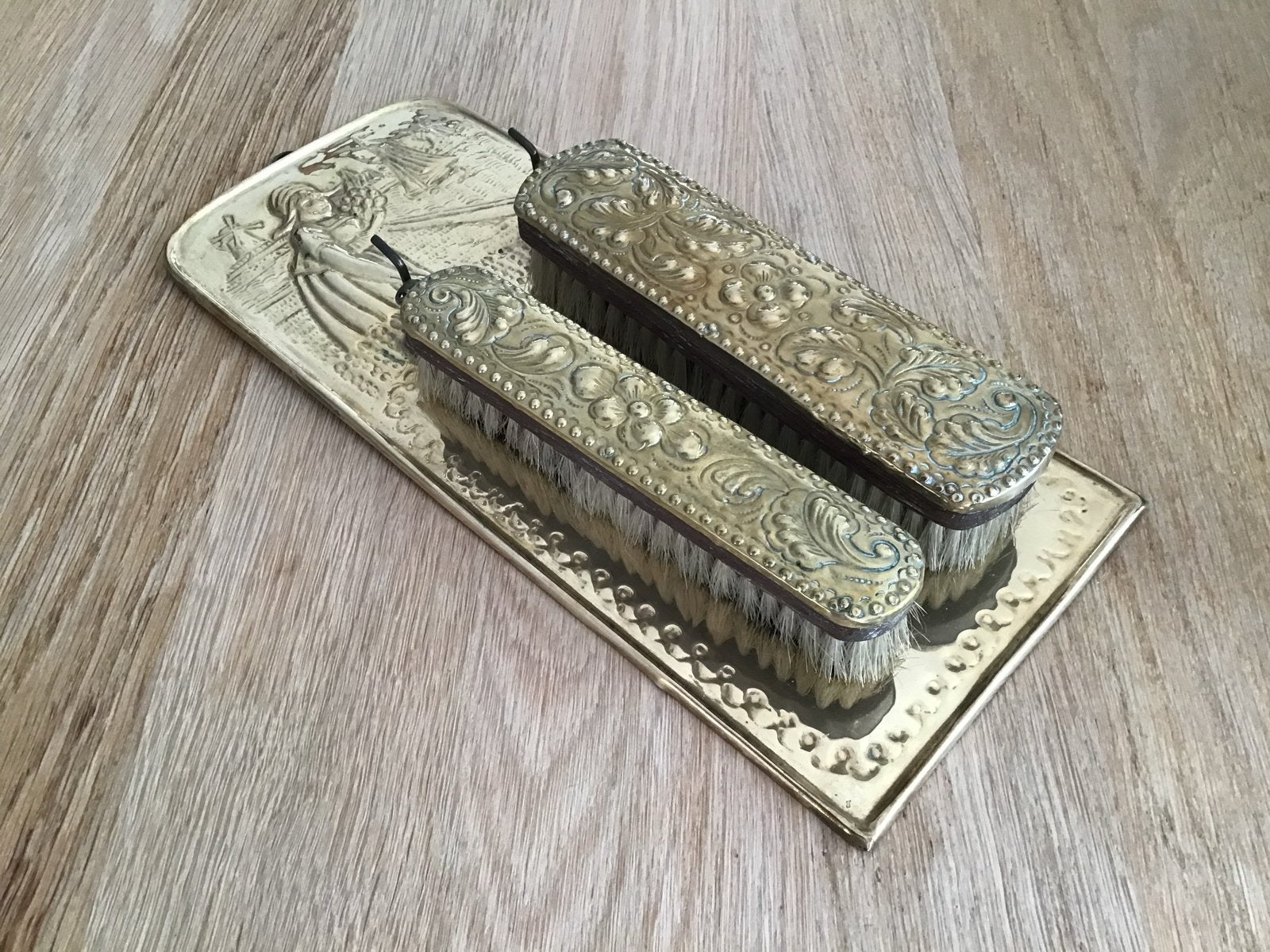 Antieke kledingborstels met houder, messing, Victoriaans, Ophalen of Verzenden