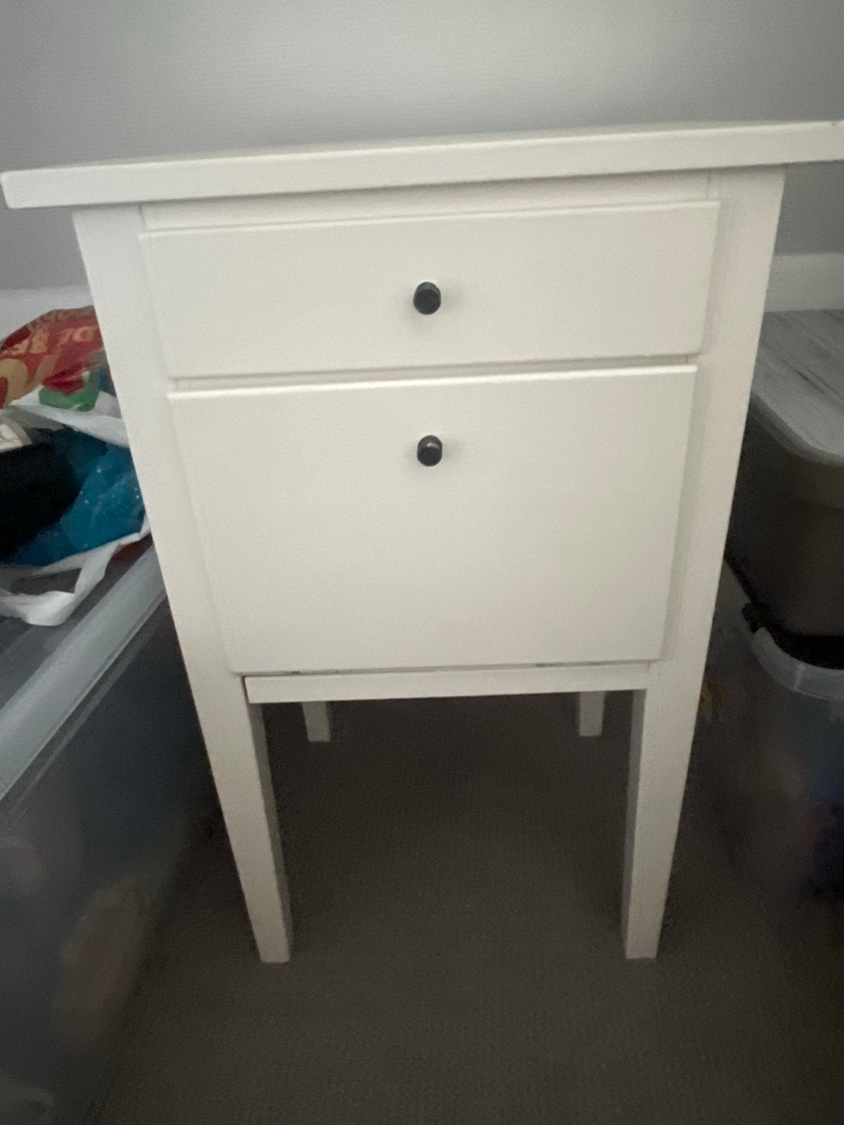 Wit nachtkastje met lade en opbergvak, Huis en Inrichting, Slaapkamer | Nachtkastjes, Gebruikt, Minder dan 45 cm, Ophalen of Verzenden