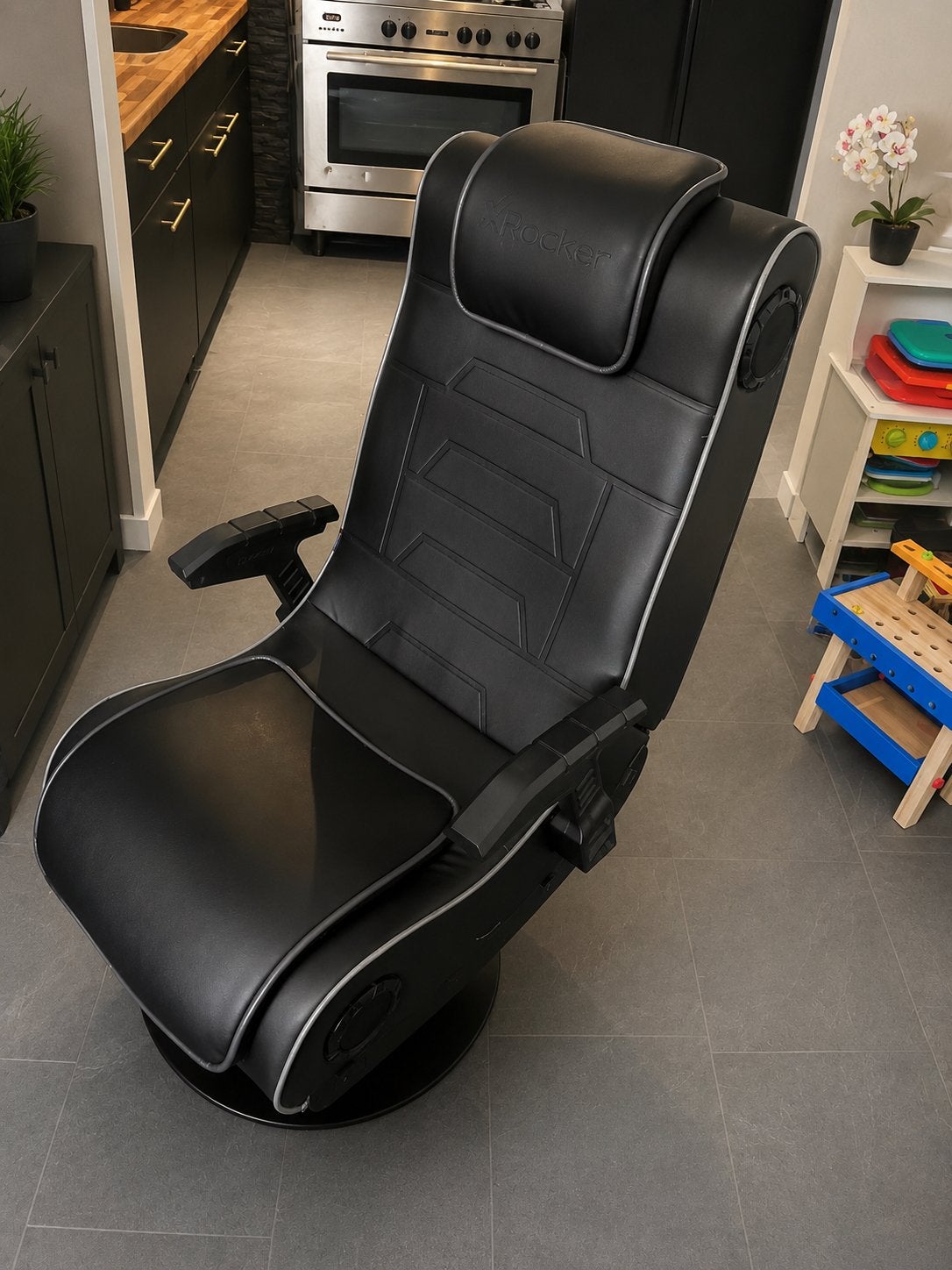 VANDAAG €100.!Gamestoel met Bluetooth en ingebouwde speakers, Ophalen, Zo goed als nieuw