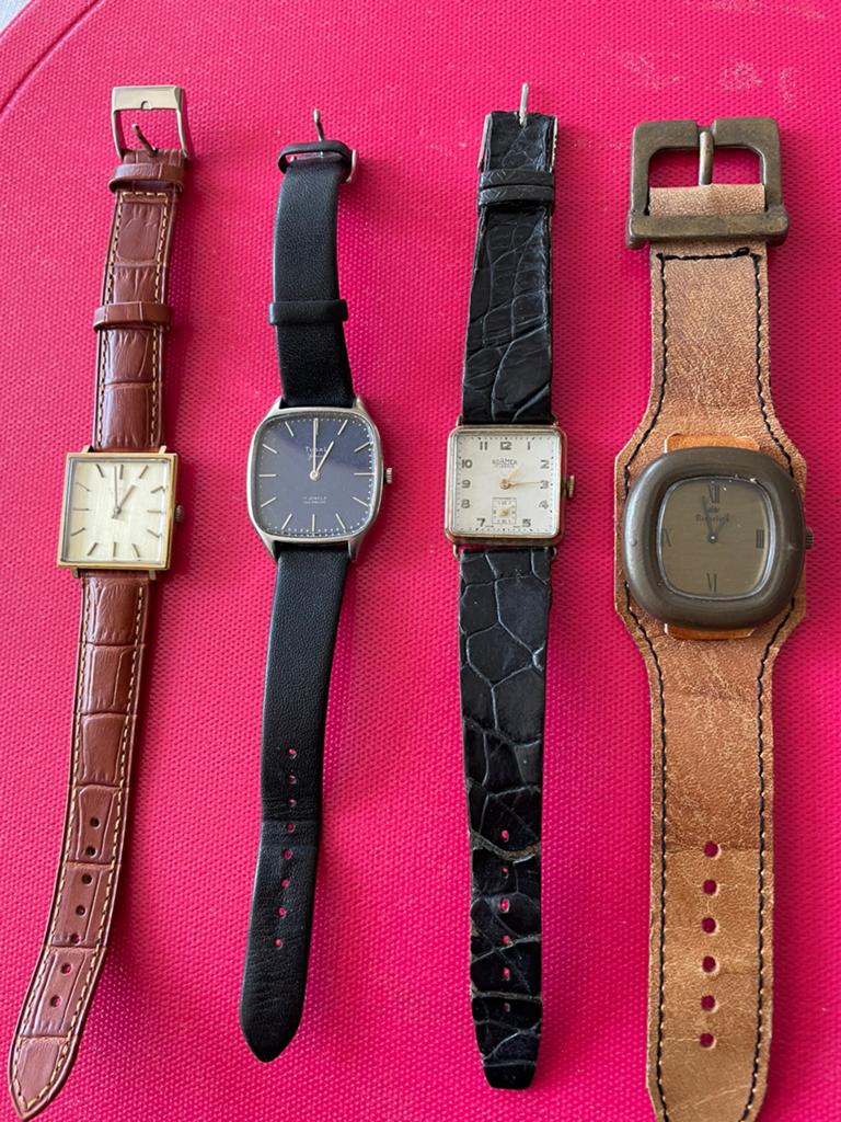 Vier horloges, Ophalen of Verzenden, Gebruikt, Overige merken