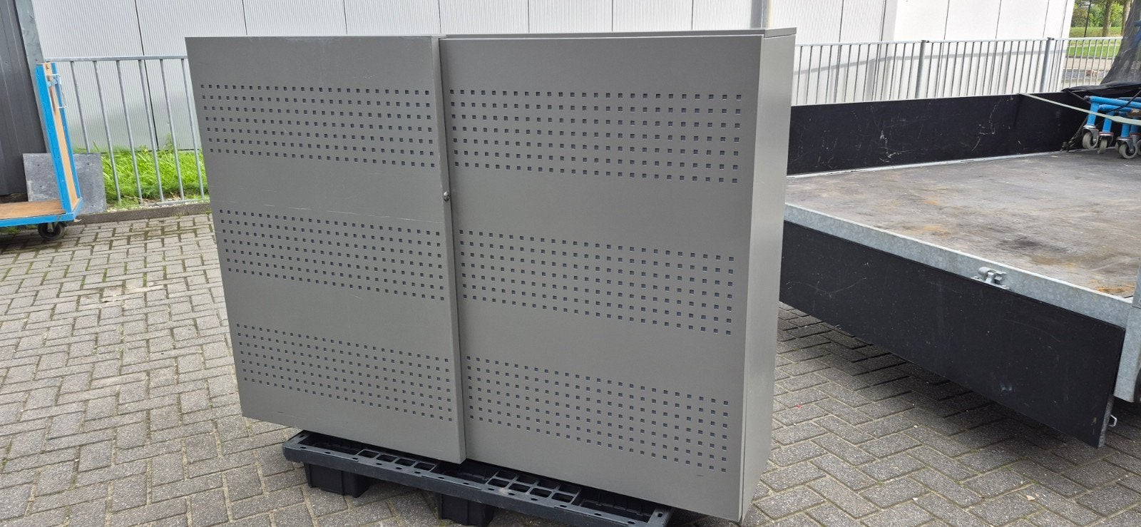 Solide akoestische schuifdeurkast met planken, Ophalen, Gebruikt, ., .