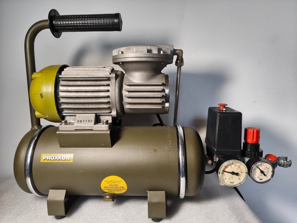 Proxxon K70 compressor (low noise - airbrush - pneumatisch), Gebruikt, Ophalen of Verzenden, Minder dan 200 liter/min, Olievrij