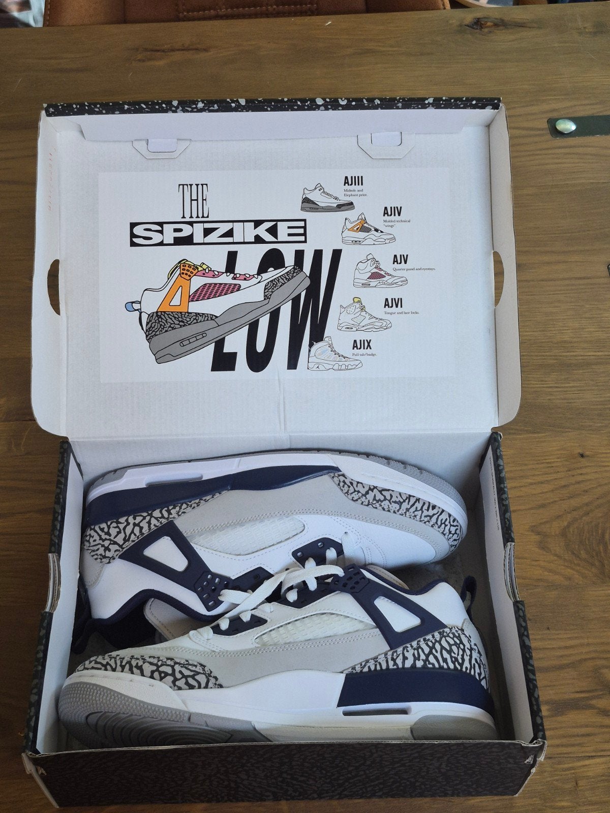Jordan Spizike Low - Maat 42 - Nieuw in doos, Wit, Nieuw, Ophalen of Verzenden, Jordan