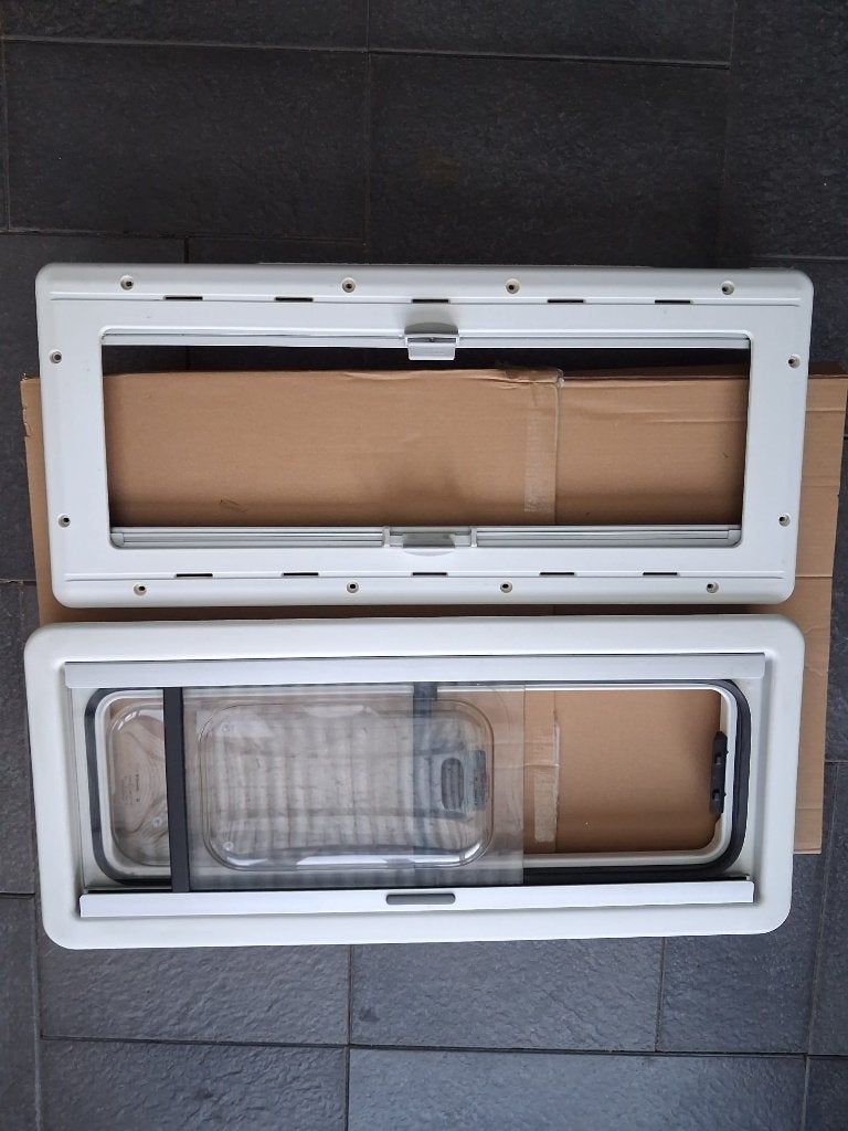 Schuifraam voor camper of caravan, Ophalen, Gebruikt