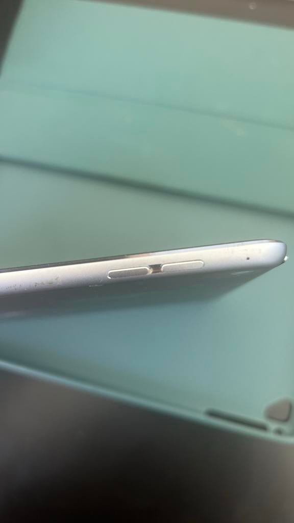 Apple iPad (9e generatie) 64GB Wi-Fi - Zo goed als nieuw, Computers en Software, Apple iPads, 10 inch, Gebruikt, Apple iPad, Ophalen of Verzenden