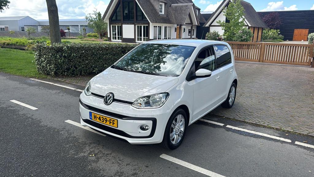 Volkswagen Up! 1.0 BMT high up! 114.000 Km AIRCO 5 DEURS WIT, Voorwielaandrijving, 4 stoelen, Wit, LED verlichting
