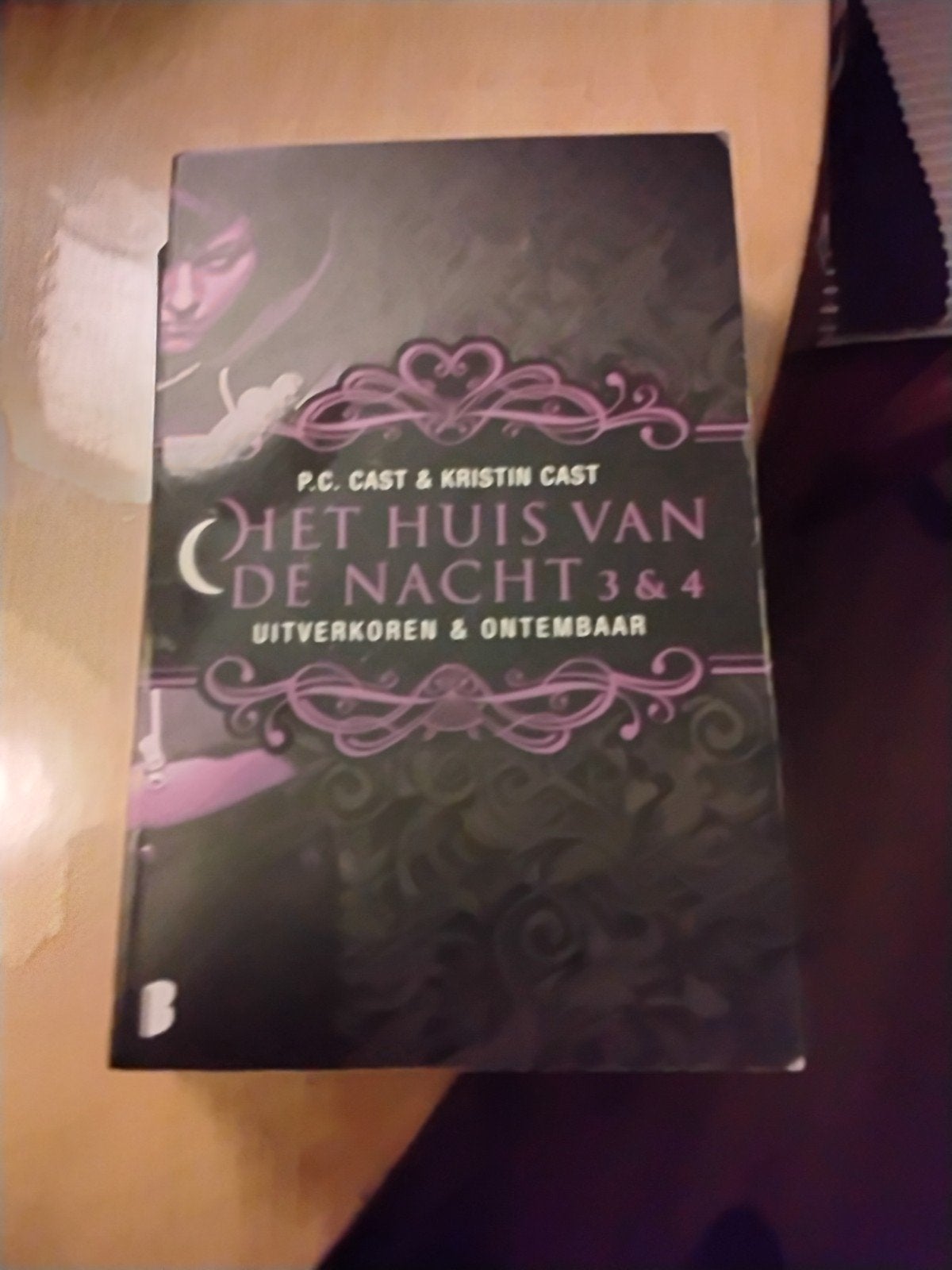 Het Huis van de Nacht 3 & 4: Uitverkoren & Ontembaar, Boeken, Ophalen of Verzenden, Zo goed als nieuw, P.C. Cast & Kristin Cast