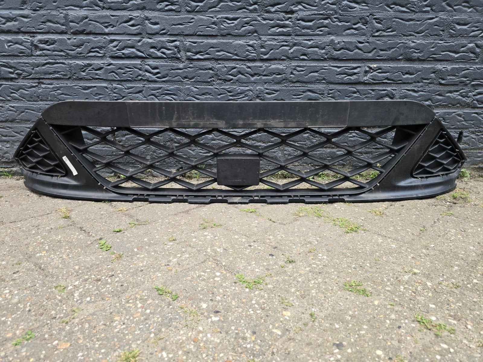 Voorbumper ondergrille Seat Arona facelift bj 2021-2024, Gebruikt, Voor, Martorell, Ophalen of Verzenden