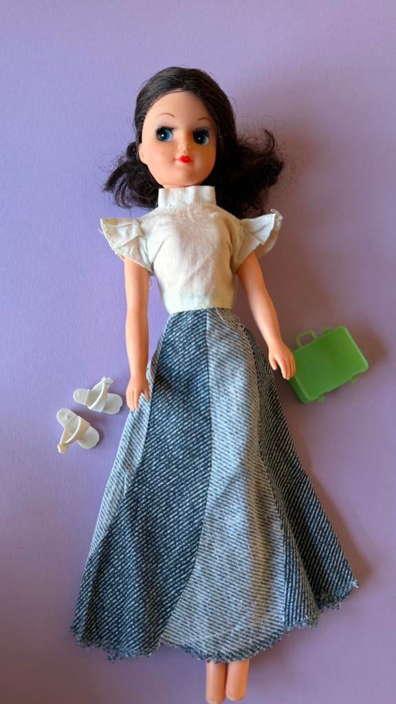 Barbie Sindy Fleur Outfit, Verzamelen, Poppen, Ophalen of Verzenden, Zo goed als nieuw, Kleertjes