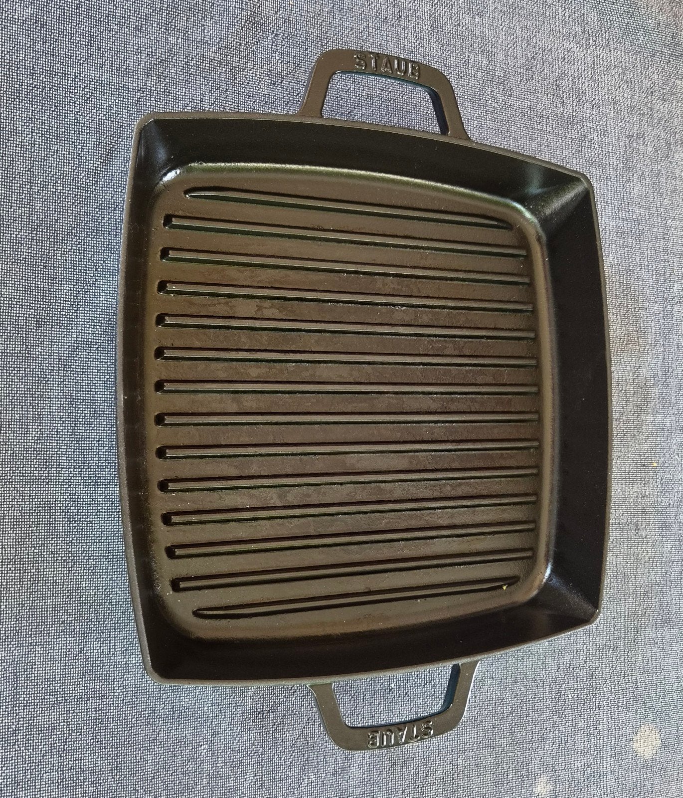 Staub Gietijzeren Grillpan 28cm, Koekenpan, Gietijzer, Ophalen of Verzenden, Zo goed als nieuw