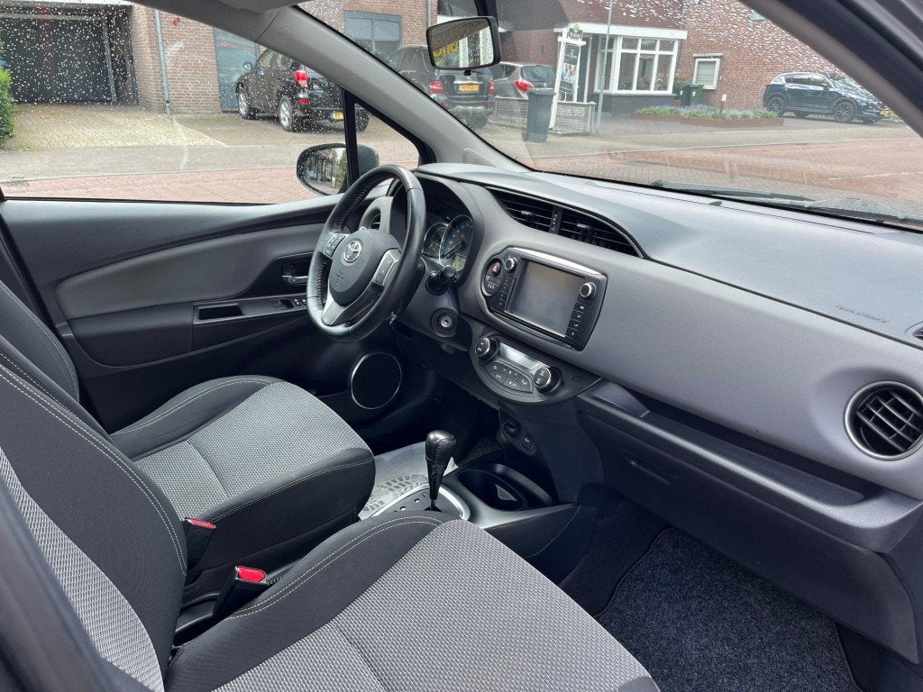 Toyota YARIS 1.5 HYBRID AUTOMAAT / CAMERA / CRUISE CTR. / AI, 1497 cc, Gebruikt, Euro 6, 49 €/maand