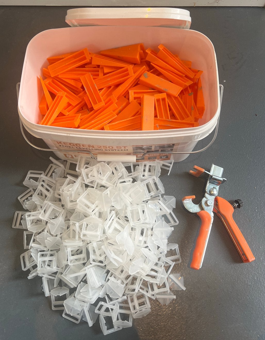 Tegel levelling systeem (keggen, clips en tang), Doe-het-zelf en Verbouw, Ophalen, Overige materialen, Gebruikt, Overige typen