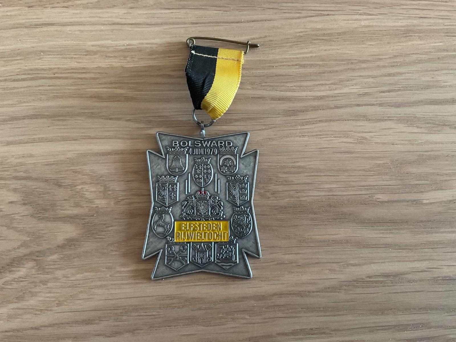 Bolsward Elfsteden Rijwieltocht Medaille 1979, Ophalen of Verzenden, Overige materialen, Nederland