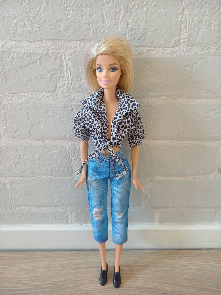 Barbie kleertjes set 32: knoop blouse in twee kleuren, Verzenden, Nieuw, Barbie