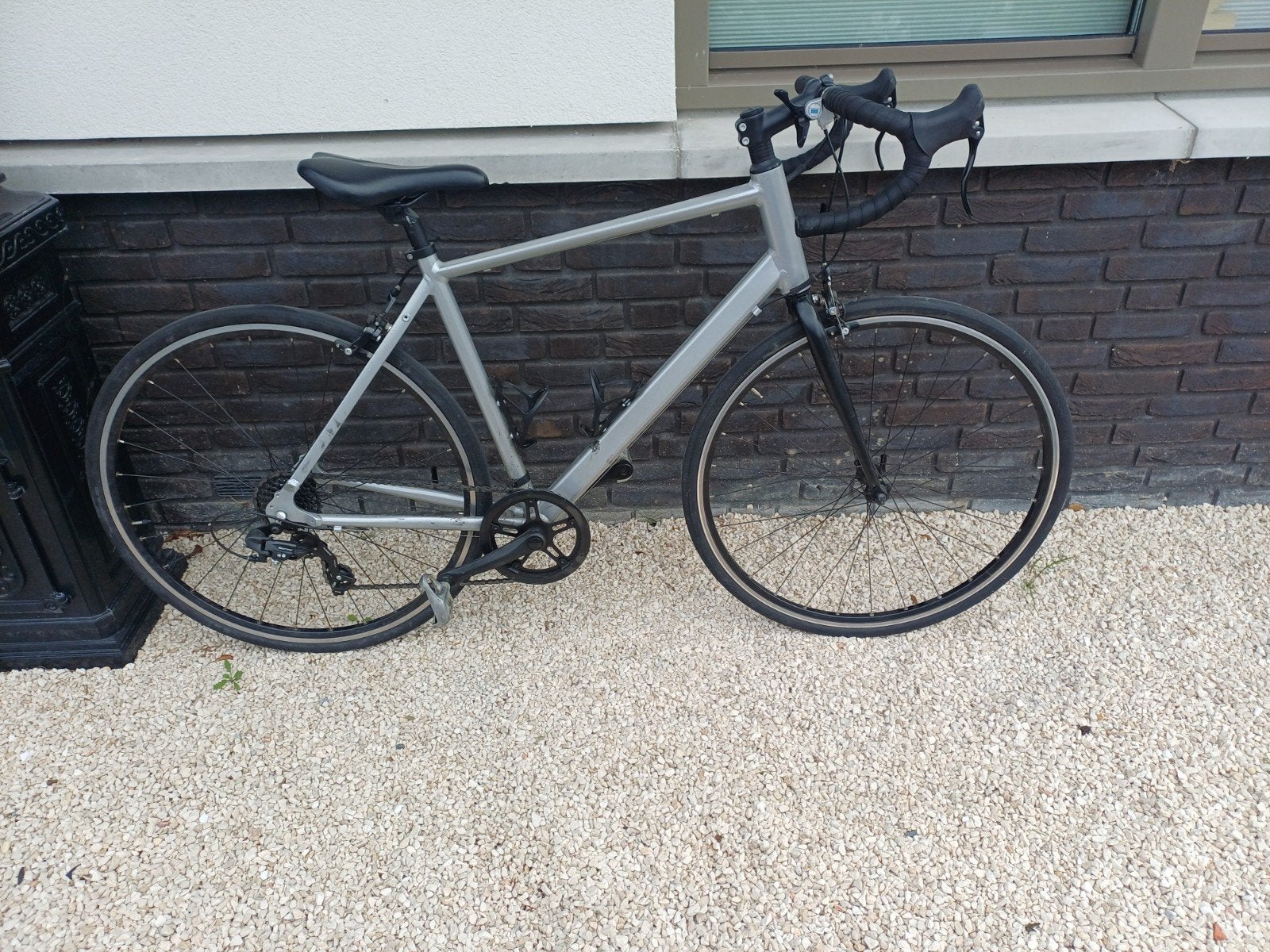 Decathlon Triban 100 Racefiets–Zeer nette staat–met pedalen, Minder dan 10 versnellingen, Zo goed als nieuw, 53 tot 57 cm, Ophalen