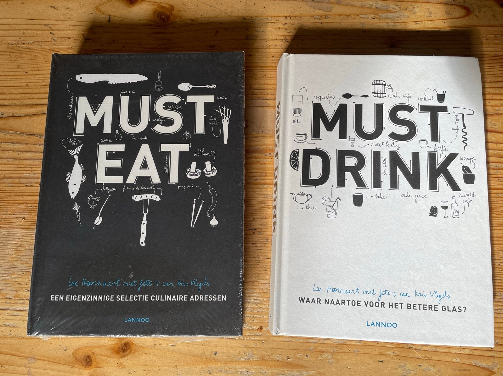 2 gastronomie boeken: Must Eat & Must Drink, Boeken, Ophalen of Verzenden, Zo goed als nieuw, Overige gebieden, Overige typen