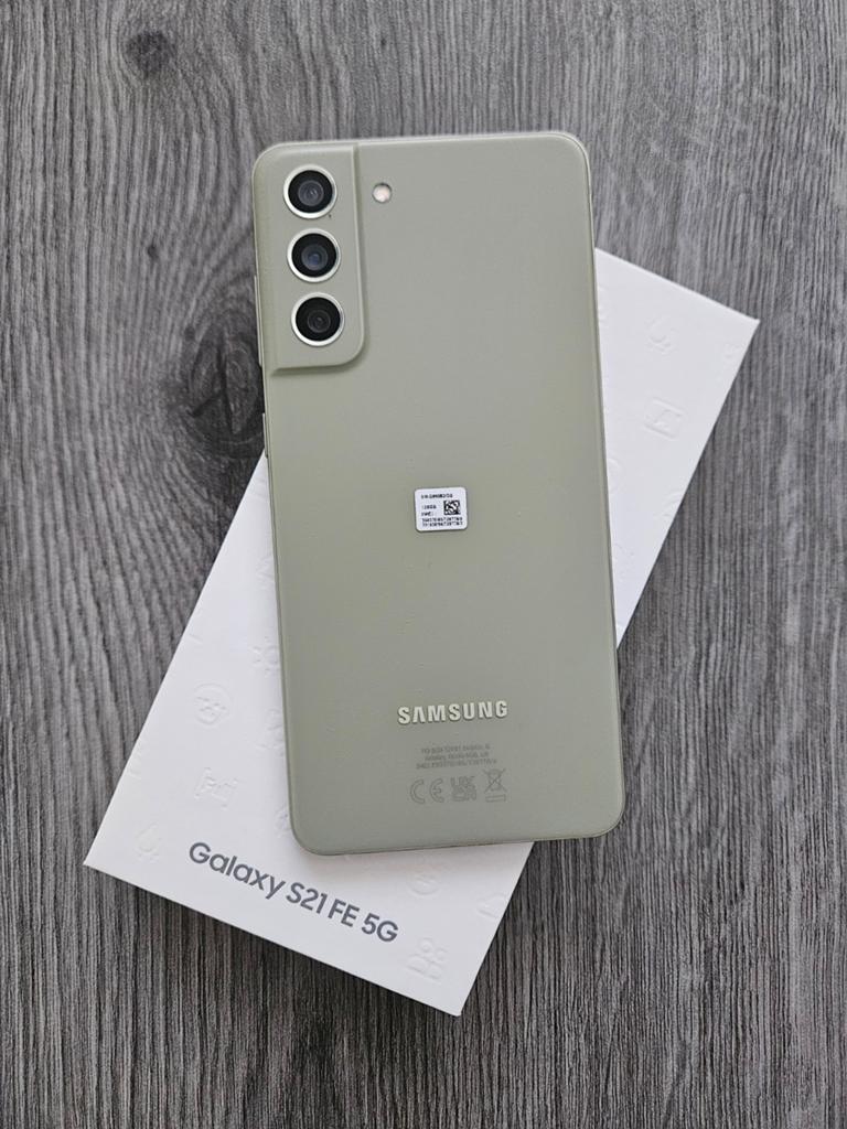 Samsung Galaxy S21 FE Olive
DUAL-SIM 5G 128 GB, Ophalen, Zo goed als nieuw
