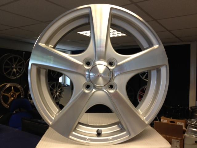 NIEUWE set 15 inch 4x100 zilver polish wielen, Info@alcar.nl, Dezent, Communicatieweg 53641 SG Mijdrecht, Nieuw