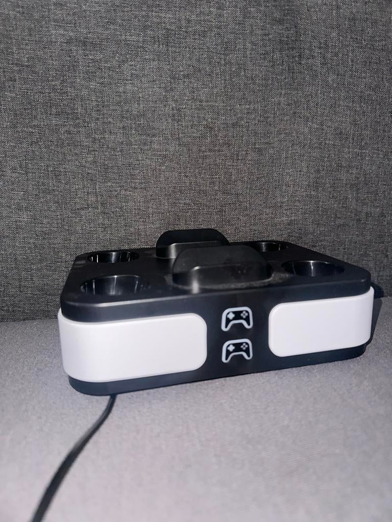 PS5 Oplaadstation voor 2 DualSense Controllers, Ophalen, Zo goed als nieuw, Voeding, Oplader of Kabel, PlayStation 5