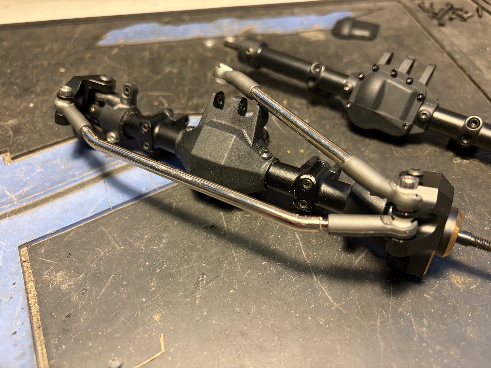 SSD scale asset steering knuckles , brass leaf spring mount, Gebruikt, Auto offroad, Schaal 1:10, Ophalen