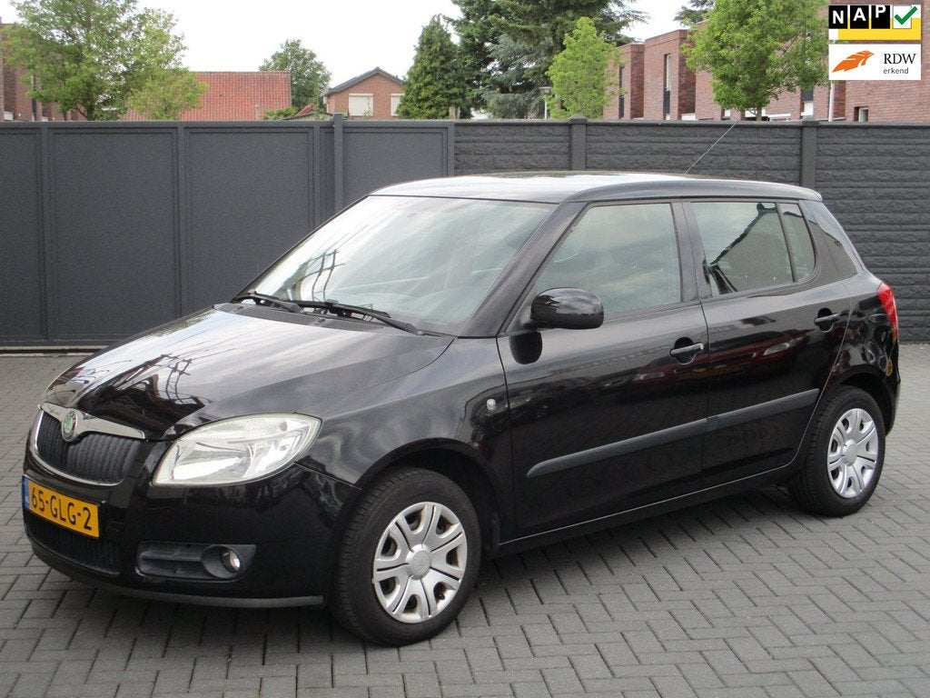 Skoda Fabia 1.4-16V Ambiente LPG G3 Airco !, Voorwielaandrijving, Metallic lak, 4 cilinders, Zwart