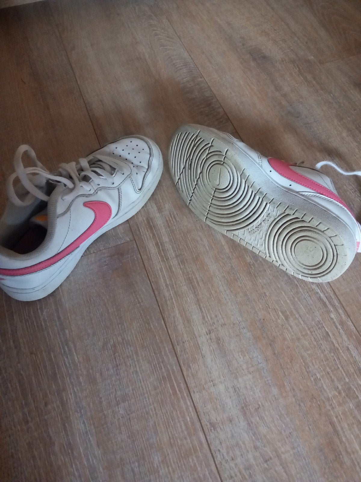 Nike low, Sport en Fitness, Basketbal, Ophalen of Verzenden, Gebruikt, Schoenen