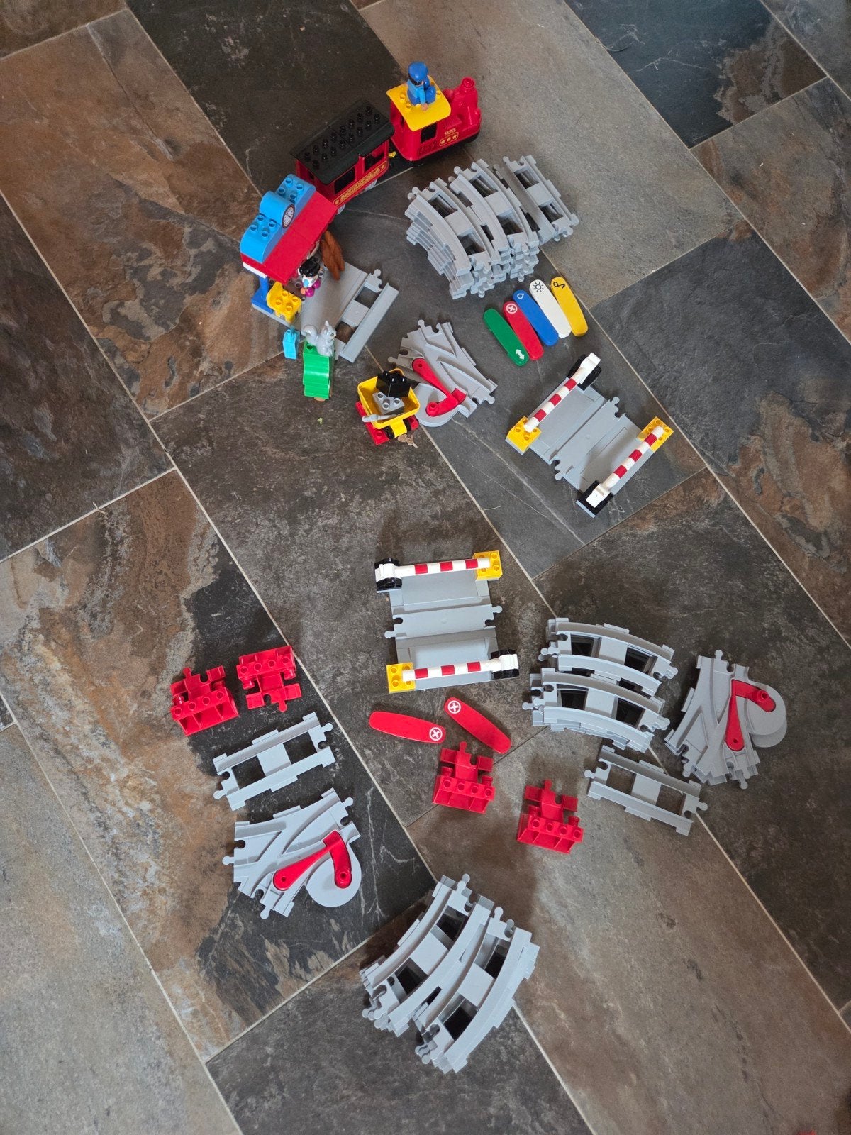 Lego Duplo Stoomtrein (10874) met extra rails (10882), Gebruikt, Lego, Ophalen of Verzenden, Complete set