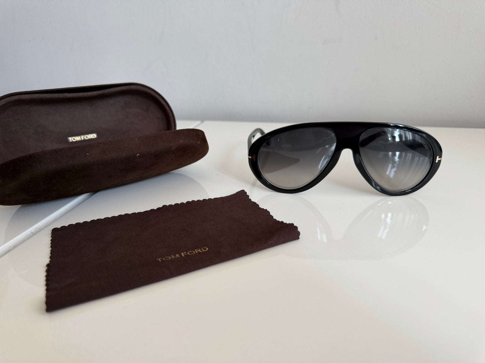 Tom Ford Camillo-02 FT0988 01B Zwarte Zonnebril, Sieraden, Tassen en Uiterlijk, Zonnebrillen en Brillen | Dames, Overige merken