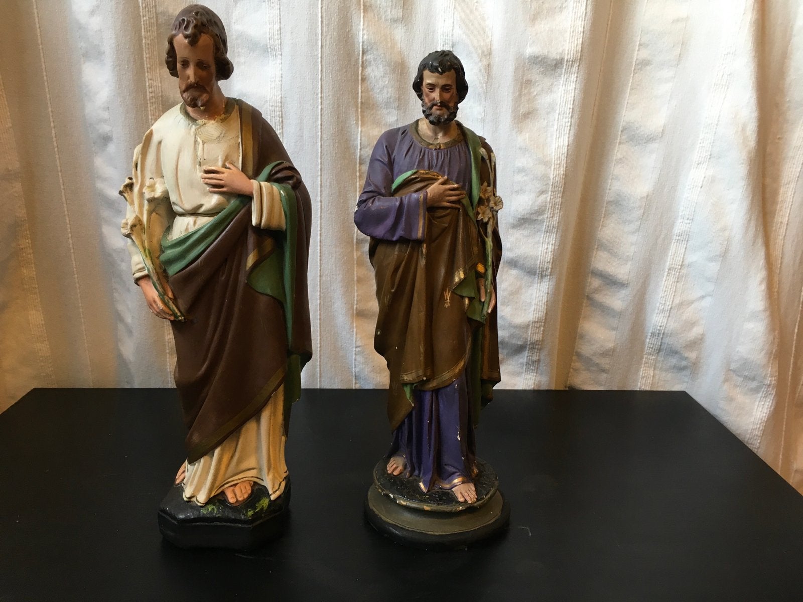 Vier oude Heiligenbeelden, deels onder glazen stolp, Ophalen of Verzenden