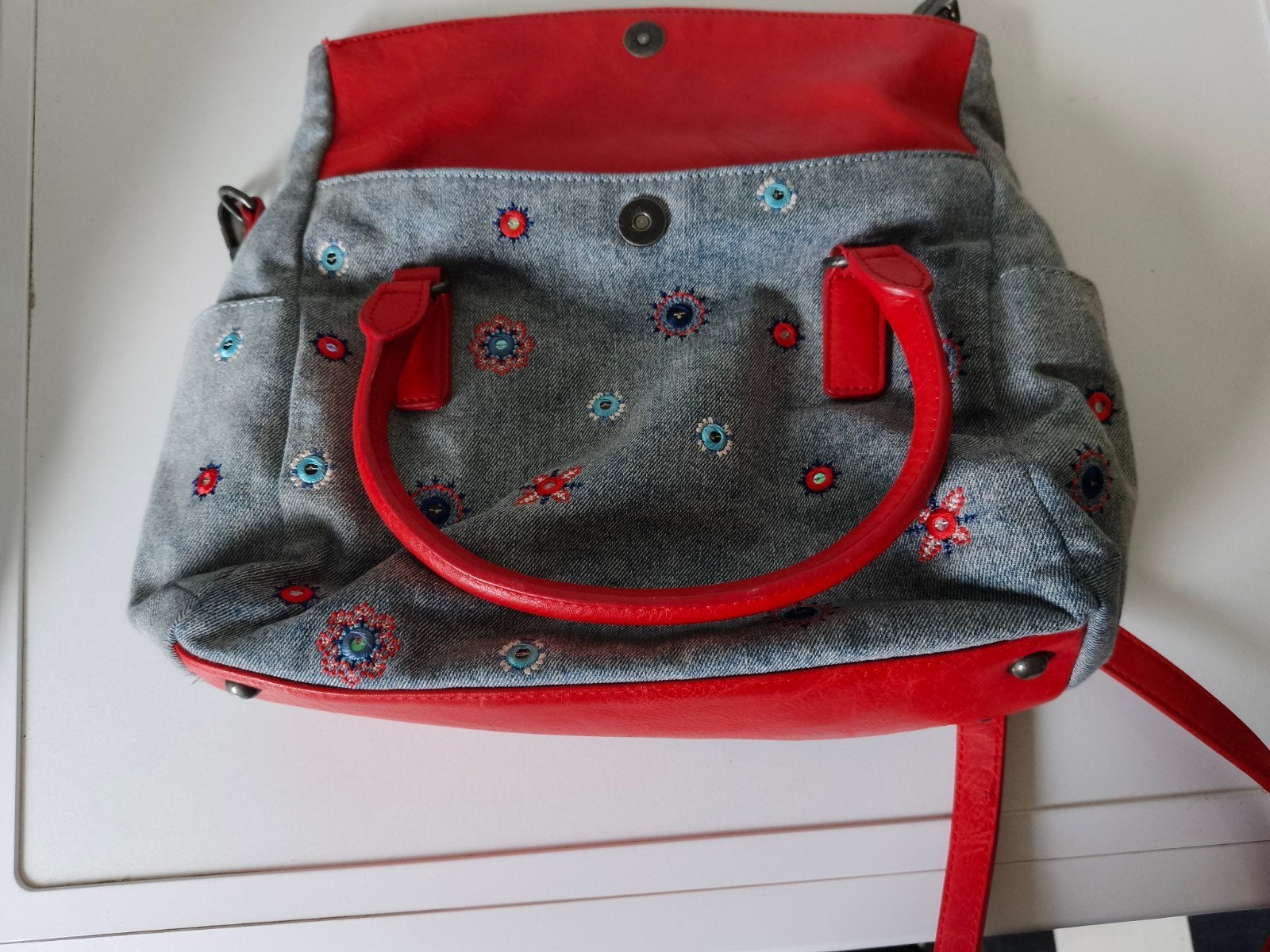 Desigual schouder of handtas - Denim met Rode Details en Bor, Ophalen of Verzenden, Gebruikt, Rood, Handtas