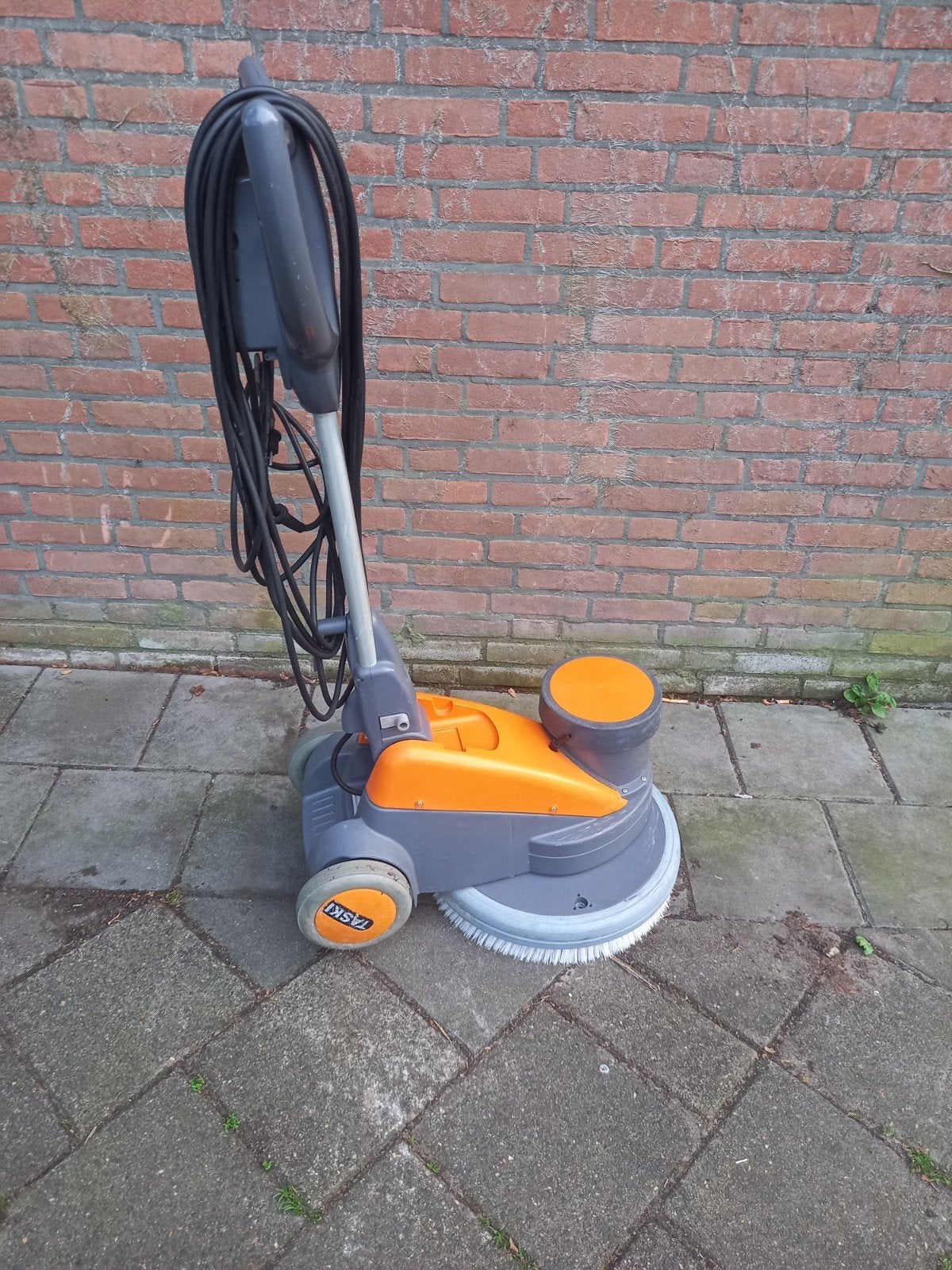 Taski Ergodisc 200 Eenschijfmachine, Ophalen, Gebruikt, Schrobmachine